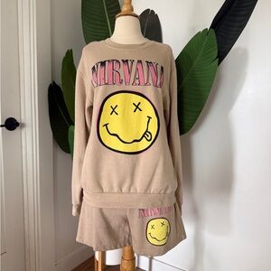 NIRVANA Tan and Yellow Smiley Face Sweatshirt and Shorts